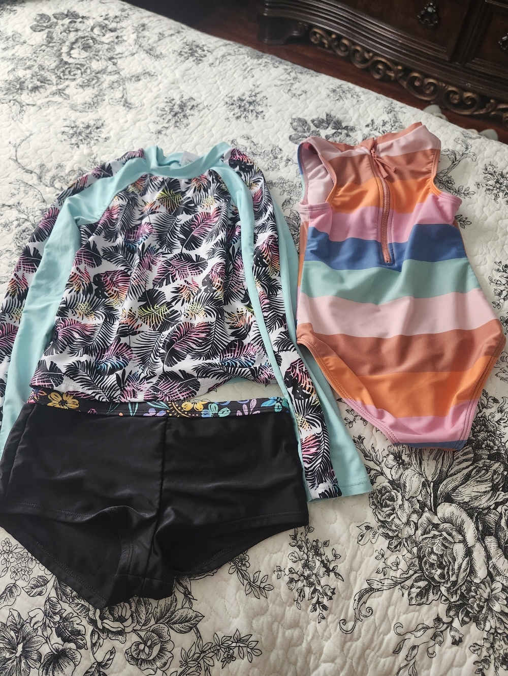 Kids Long Sleeve Rash Guard Set and Striped One-Piece Swimsuit - Multicolor 6'7